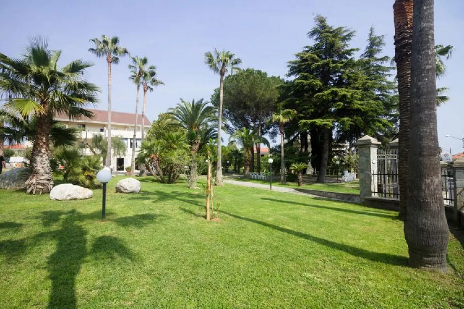Villa Paola Loano - Type B4-Tuinen zomer