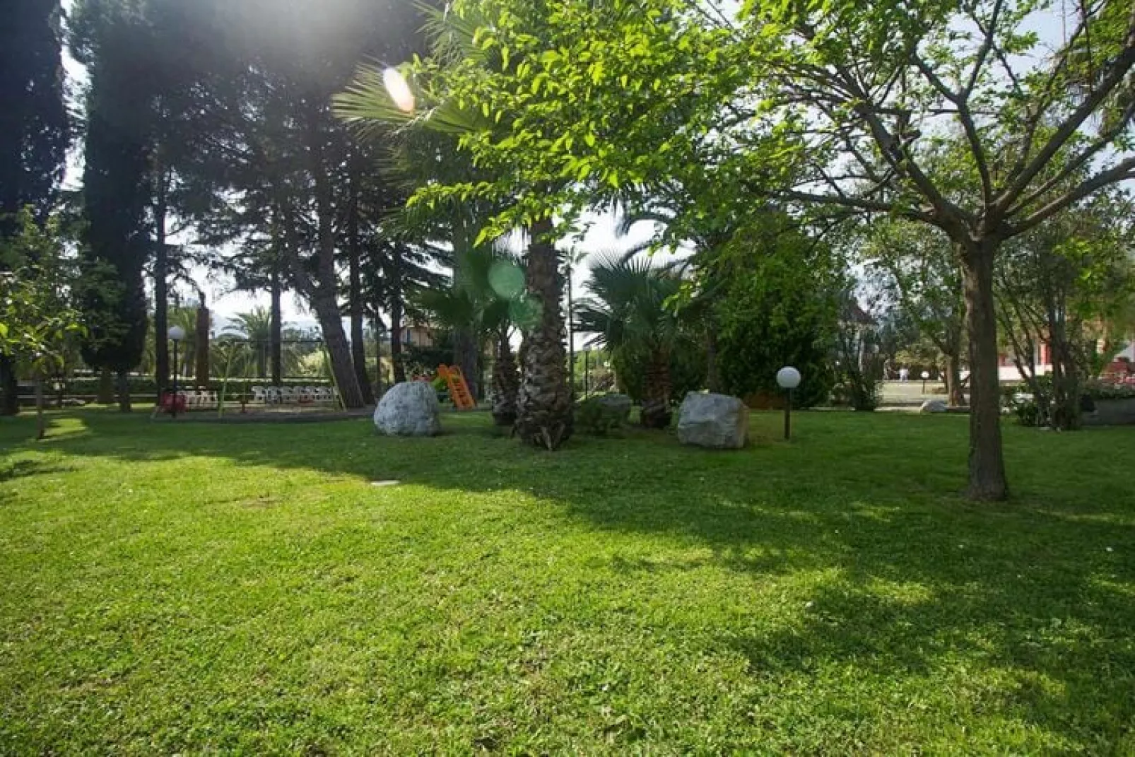 Villa Paola Loano - Type B6 neu B4plus2-Tuinen zomer
