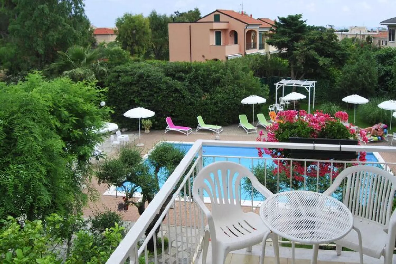 Villa Paola Loano - Type B6 neu B4plus2-Zwembad