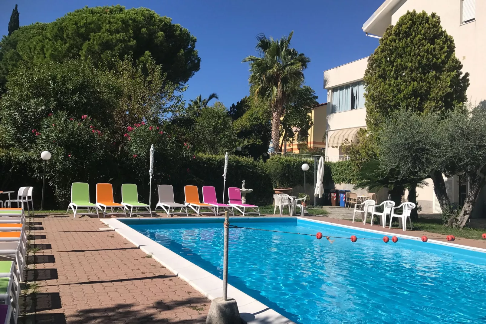 Villa Paola Loano - Type B6 neu B4plus2-Zwembad
