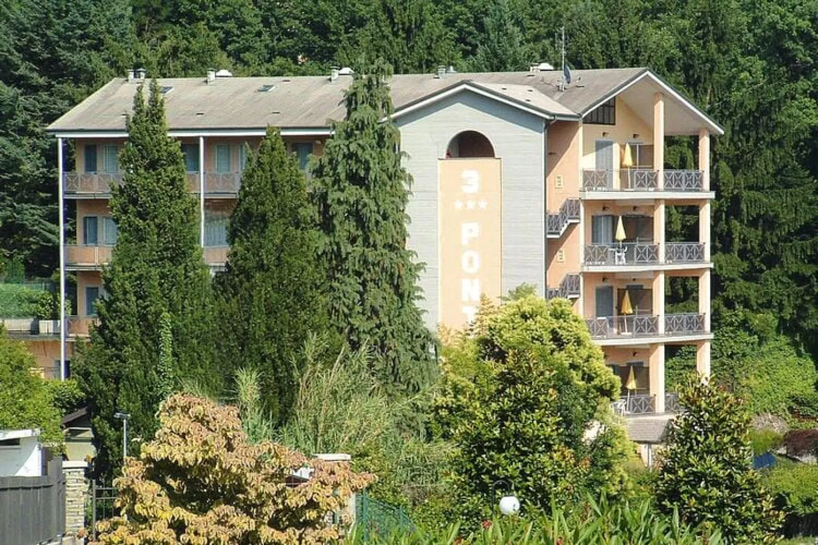 Apartments Tre Ponti Verbania-Bilocale A-Buitenkant zomer