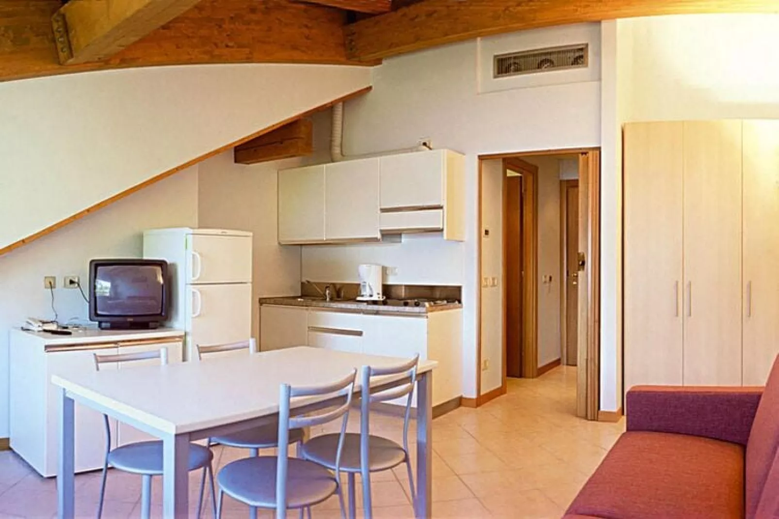 Residence Zust, Verbania Intra-Bilo mansarda-Keuken