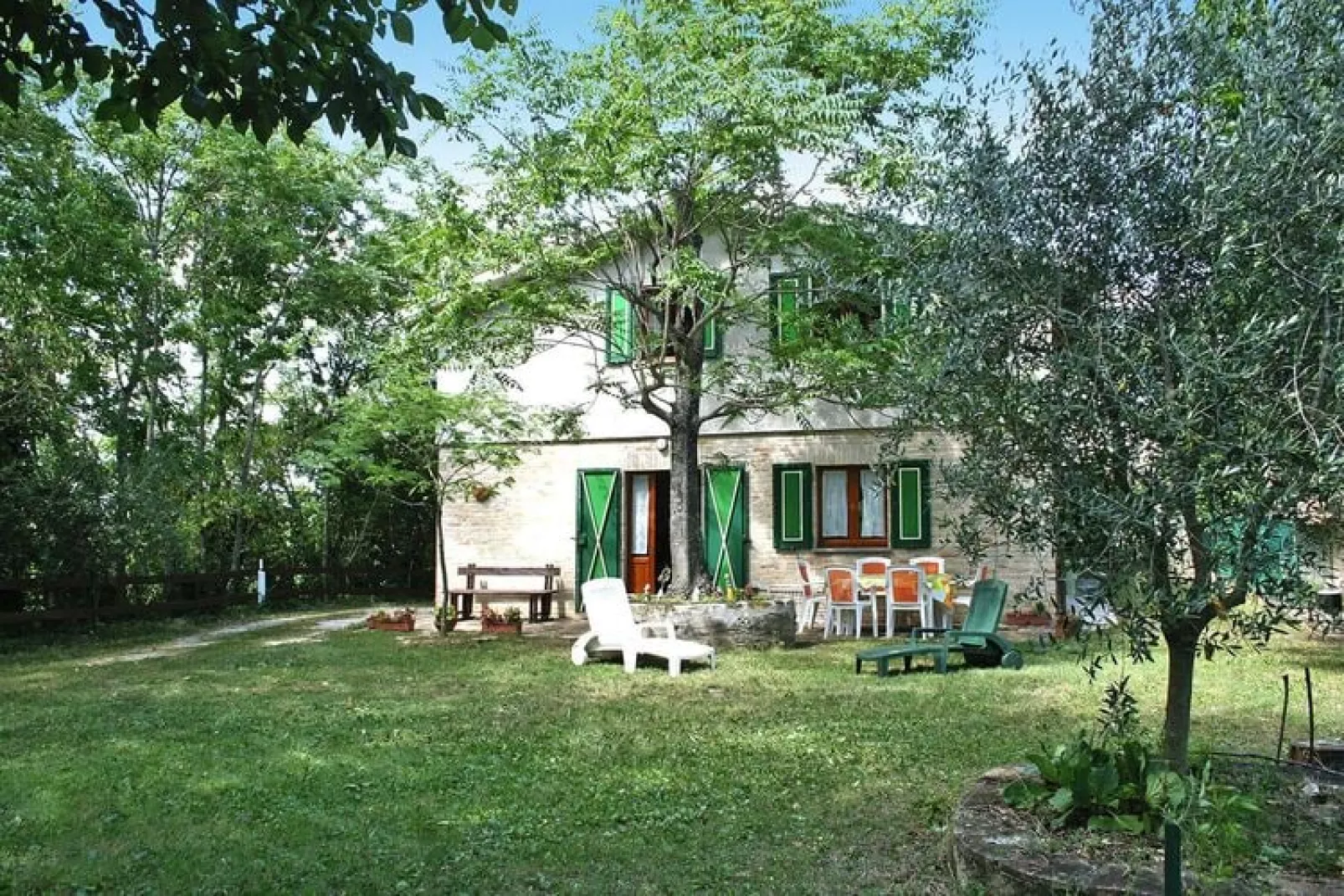 Holiday home dei Pavoni Montemaggiore con Piscina privata