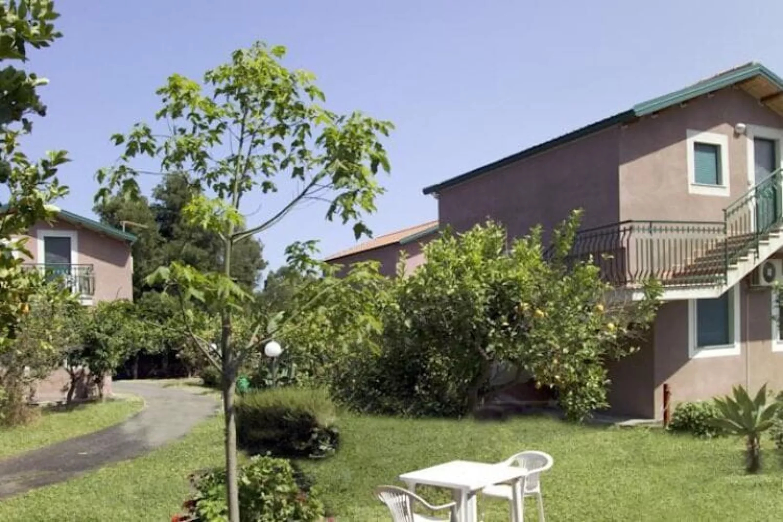 Appartement in Giardini Naxos in de buurt van Shopping-Tuinen zomer