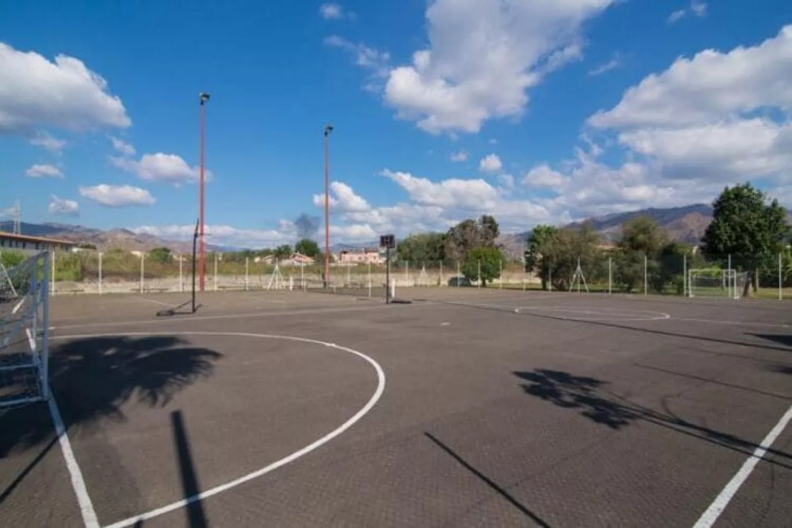 Appartement in Giardini Naxos in de buurt van Shopping-Parkfaciliteiten