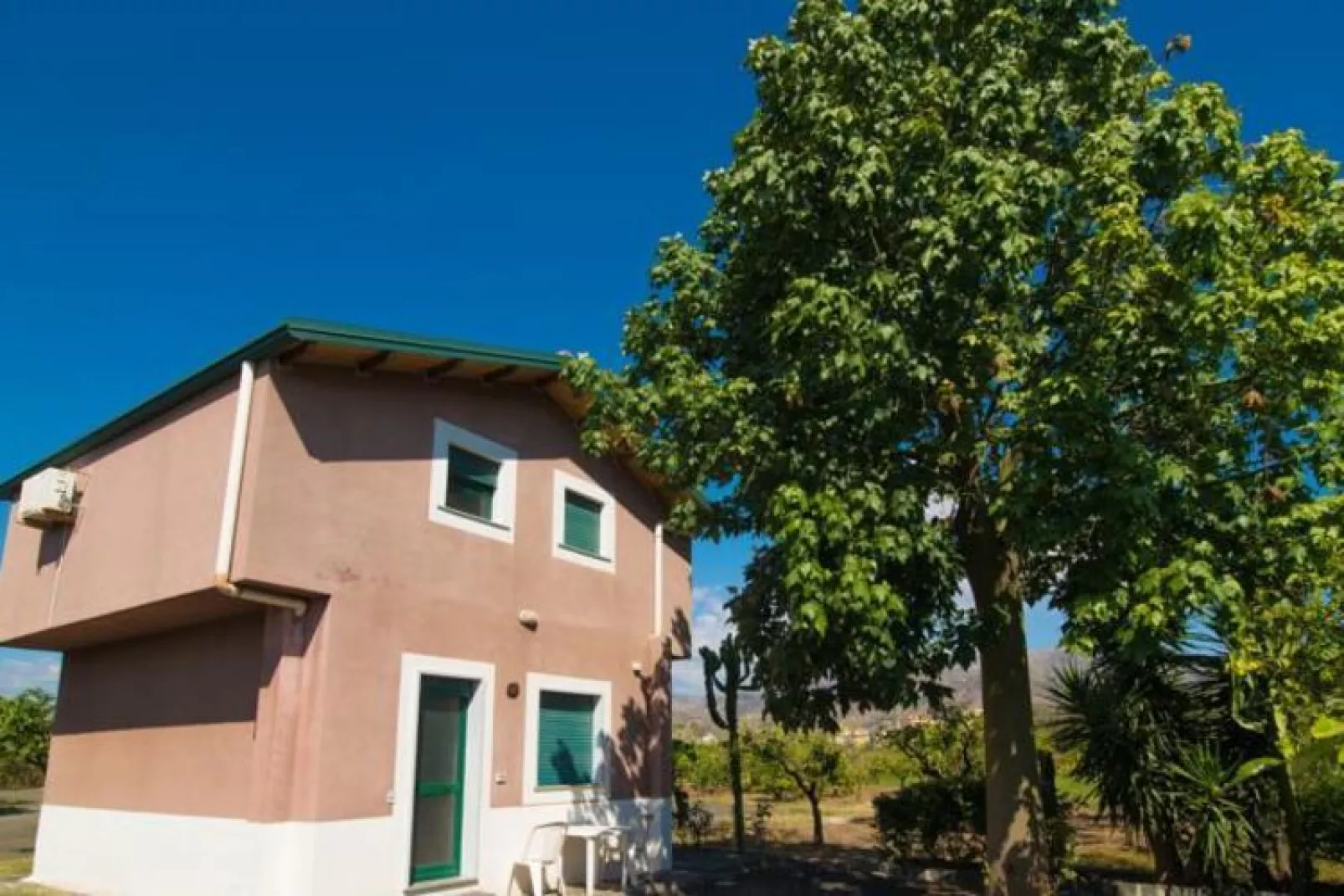 Appartement in Giardini Naxos met parkeerplaats-Parkfaciliteiten