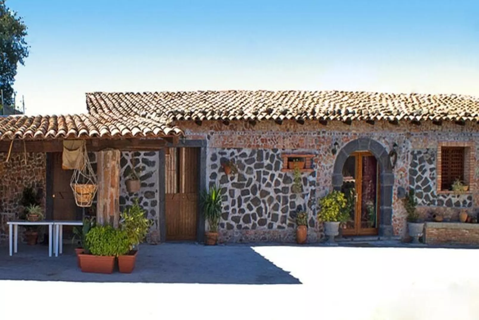 Holiday home Castiglione di Sicilia-Villa Jelú ex Villa Maria-Buitenkant zomer