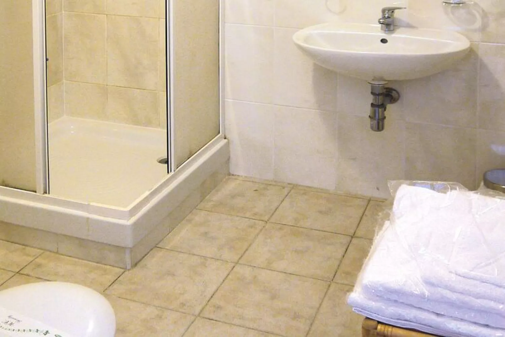 Holiday residence Il Nido dei Gabbiani Porto Pollo / Bilo comfort 4 pax con 2 bagni-Badkamer