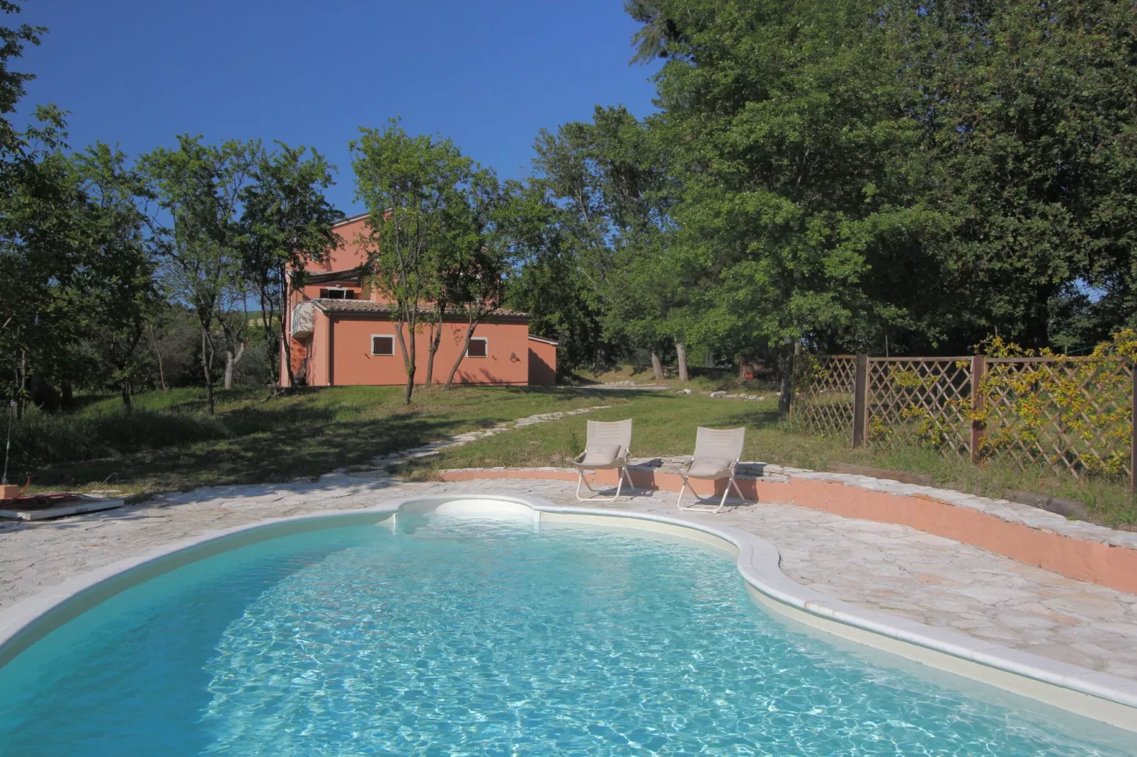 Casale le Querce-Buitenkant zomer