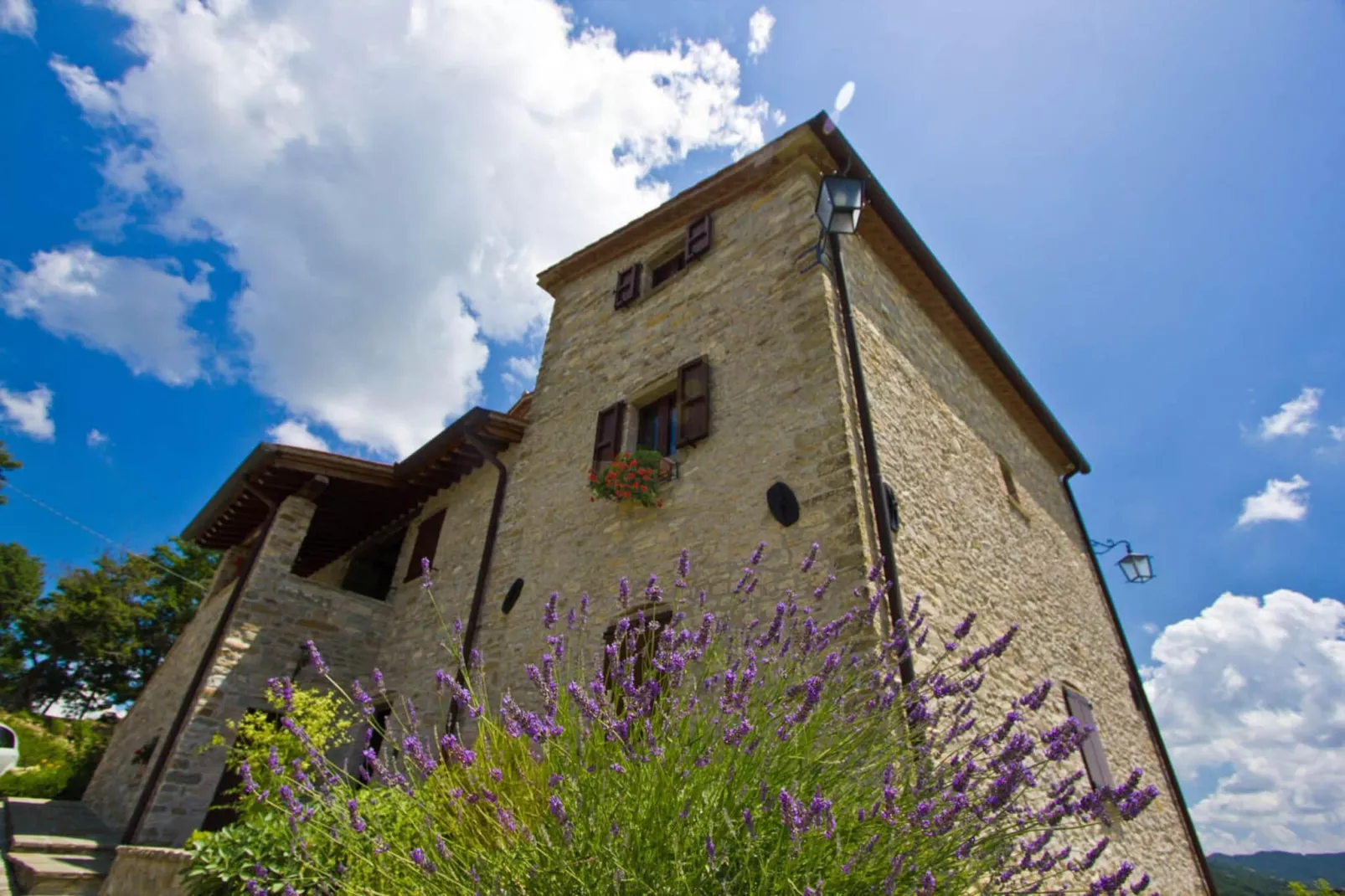La Rocca Estate-Buitenkant zomer