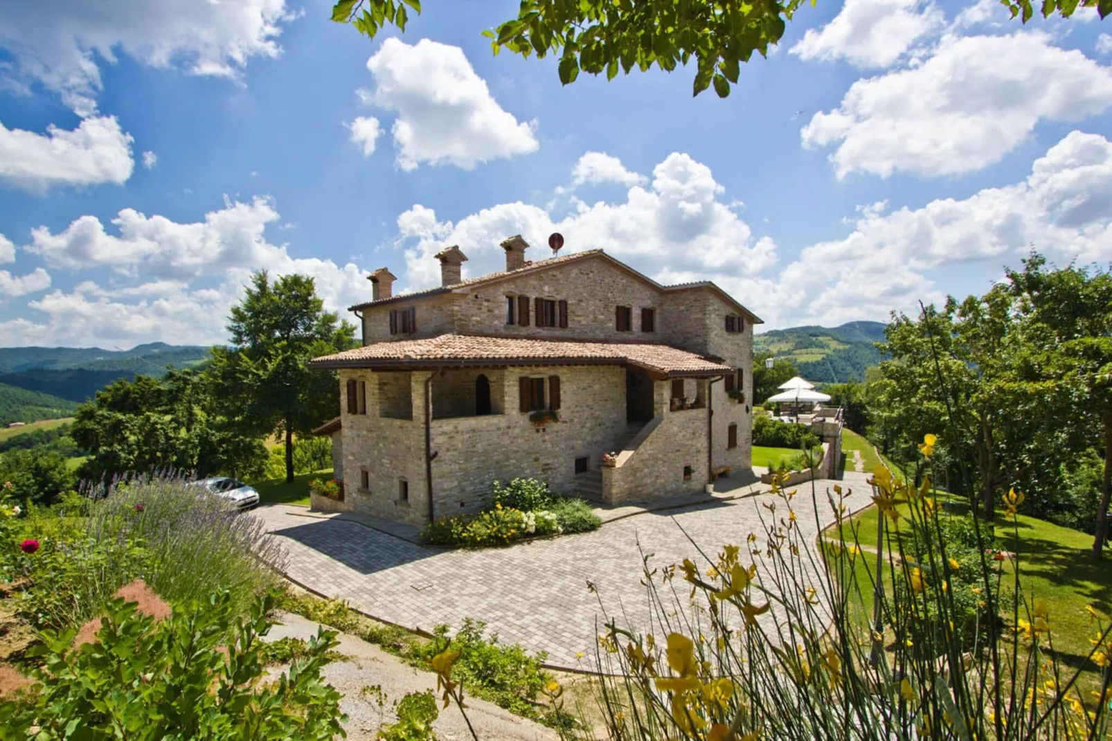 La Rocca Autunno-Buitenkant zomer