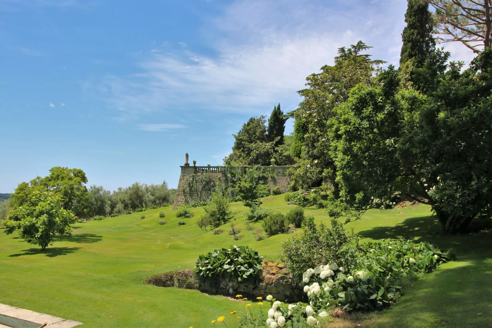 Villa Manziana-Tuinen zomer