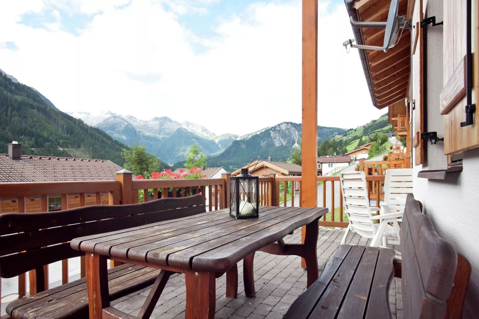 Chalets im Wald-Terrasbalkon