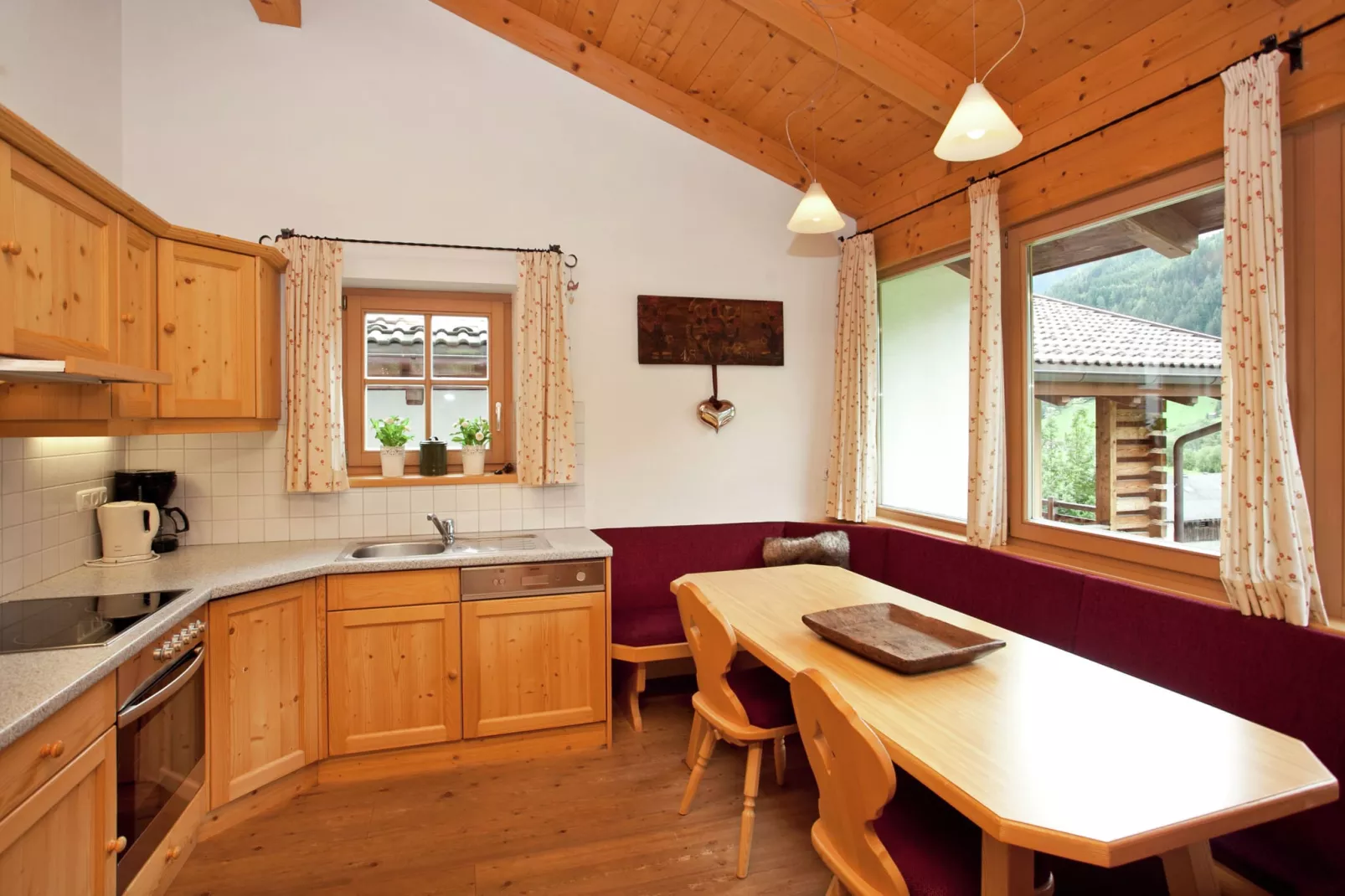 Chalets im Wald-Eetkamer