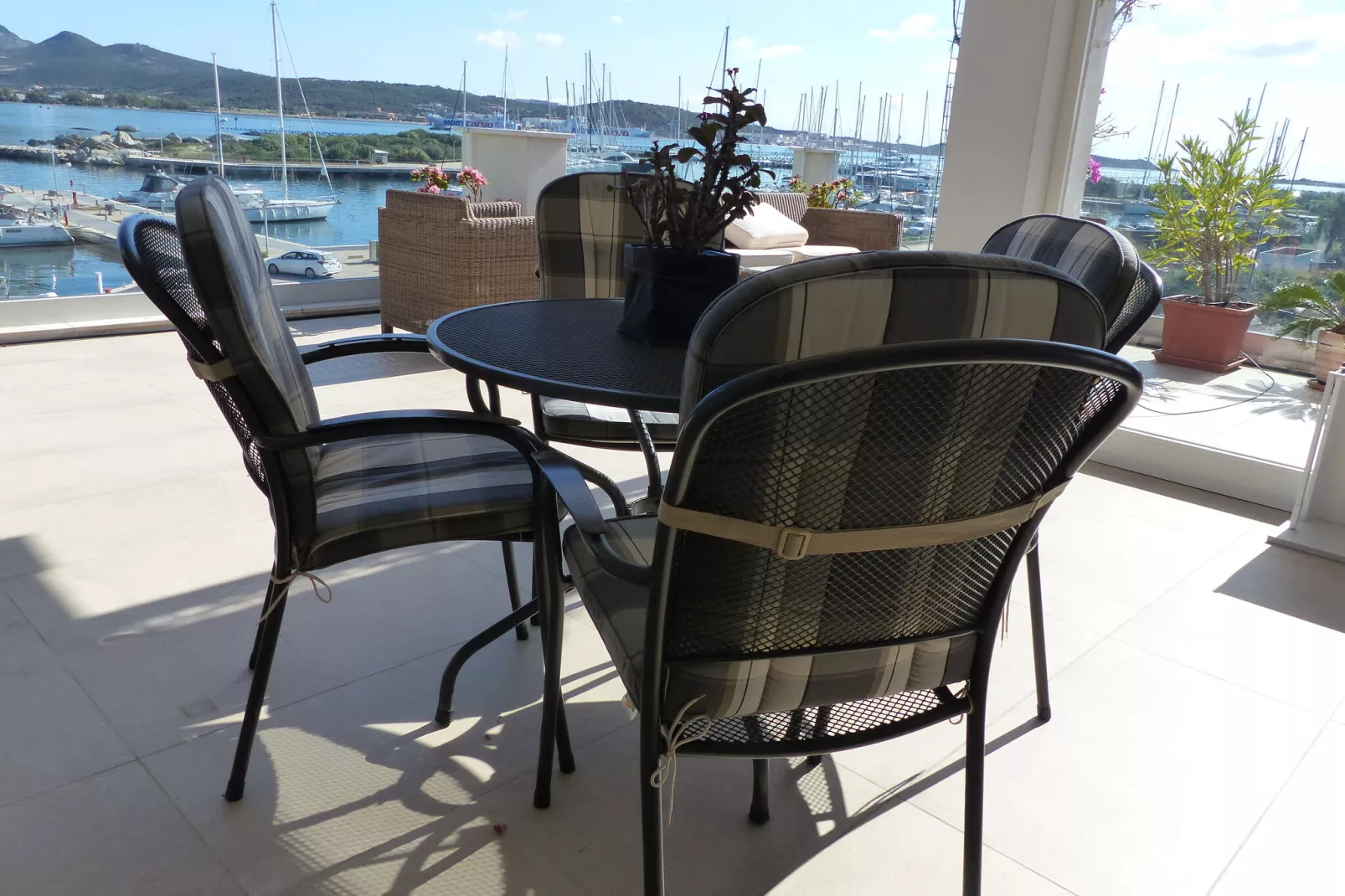 On the Waterfront-Terrasbalkon