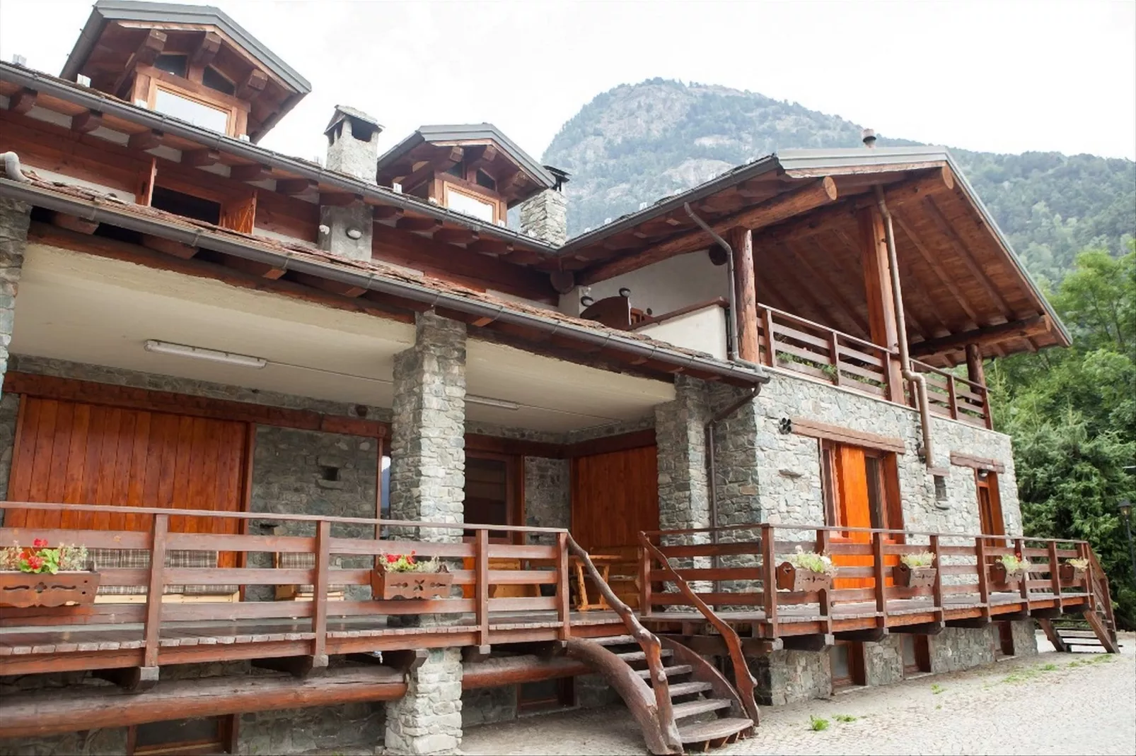 Chalet Antey Quadri B