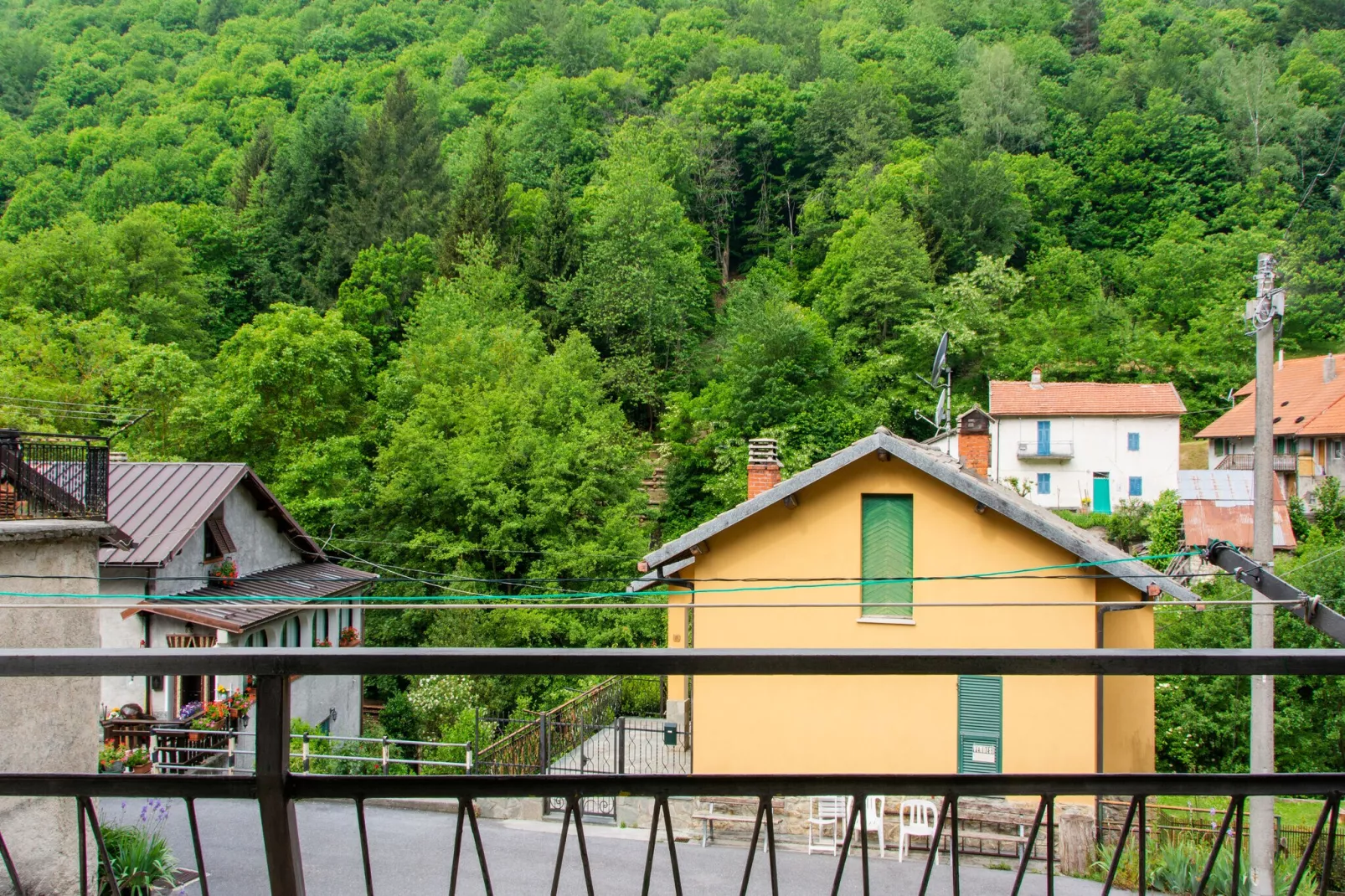 Appartamento Calizzano-Terrasbalkon