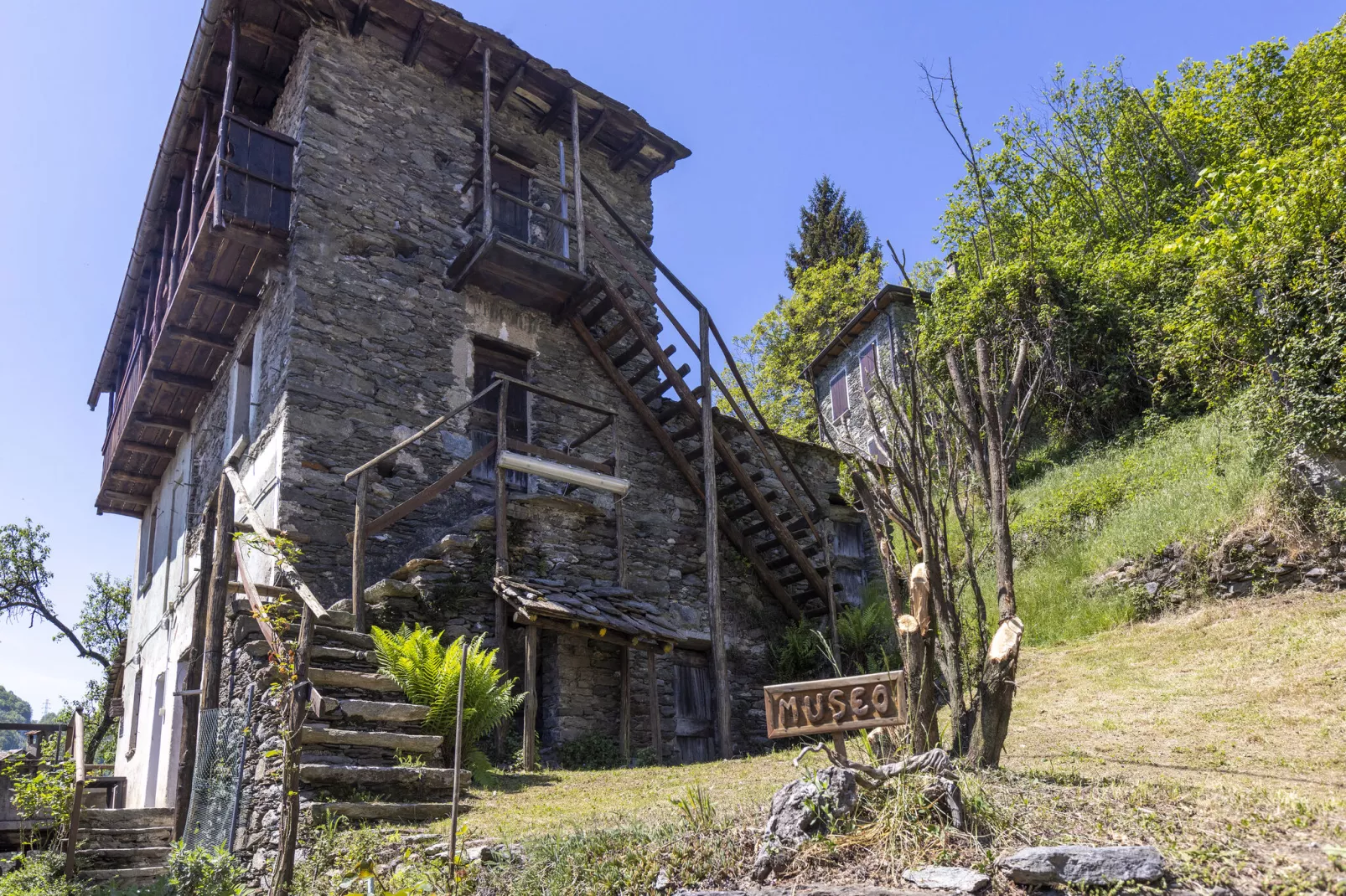 Casa Paeset-Buitenkant zomer