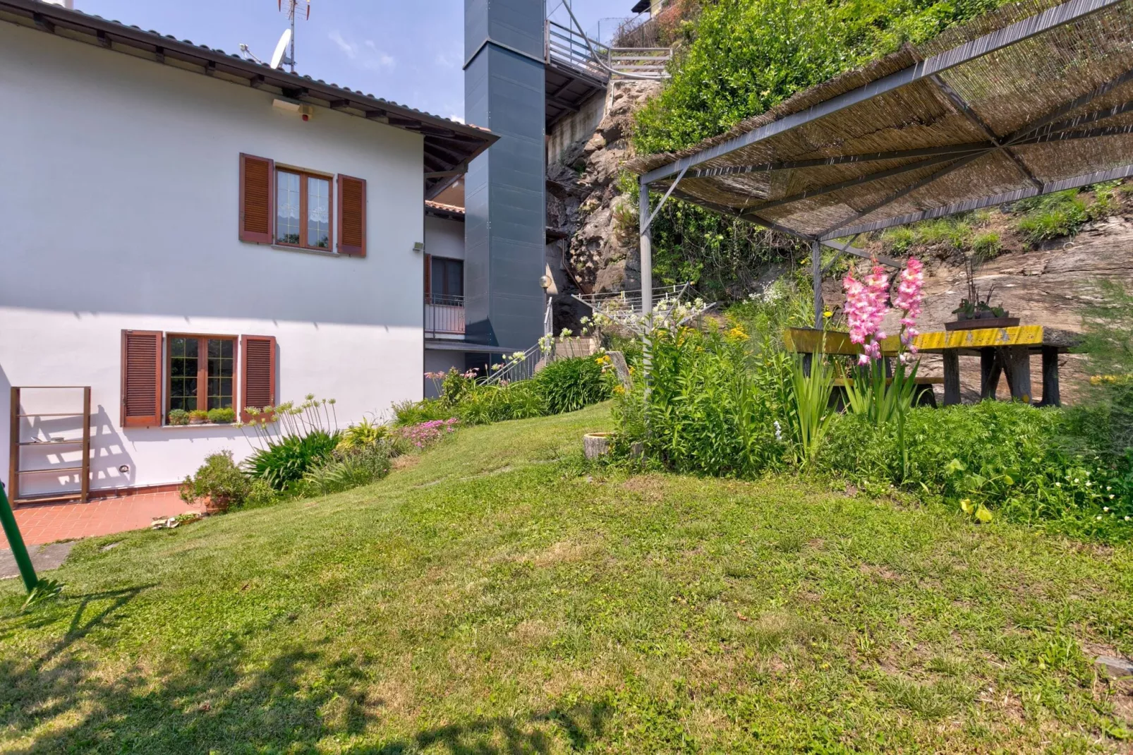 Casa Archi Cinque-Tuinen zomer