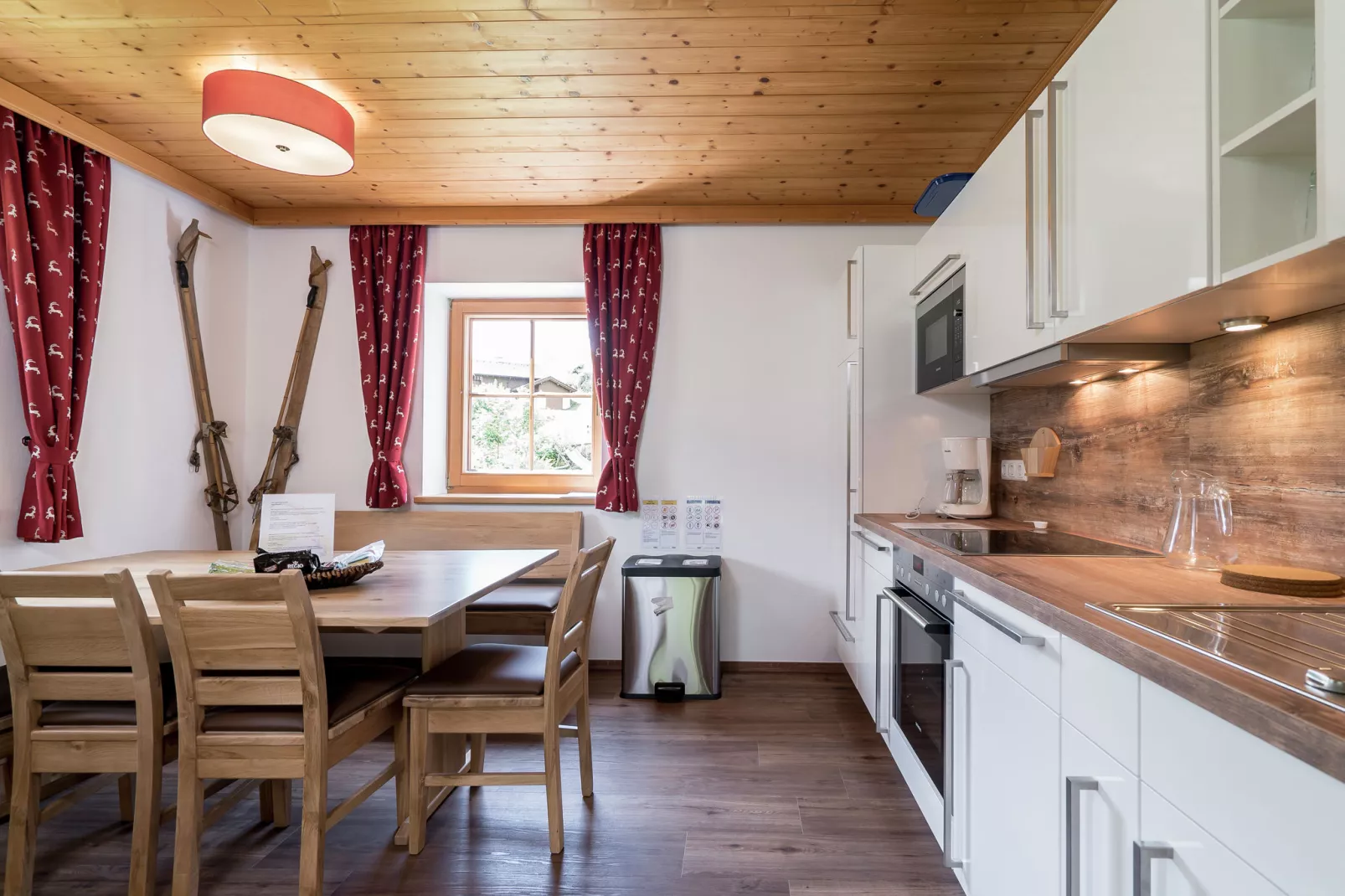 Mooi chalet in Saalbach-Hinterglemm op zonnige helling-Keuken