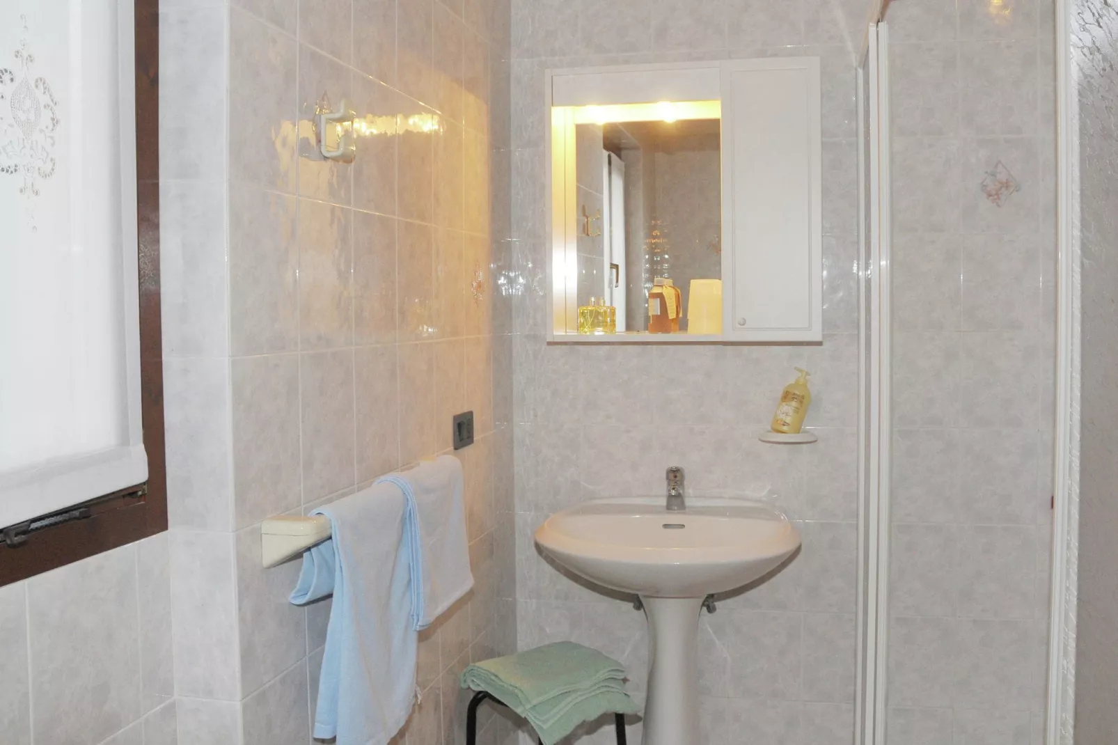 Casa Flora 4 app-Badkamer