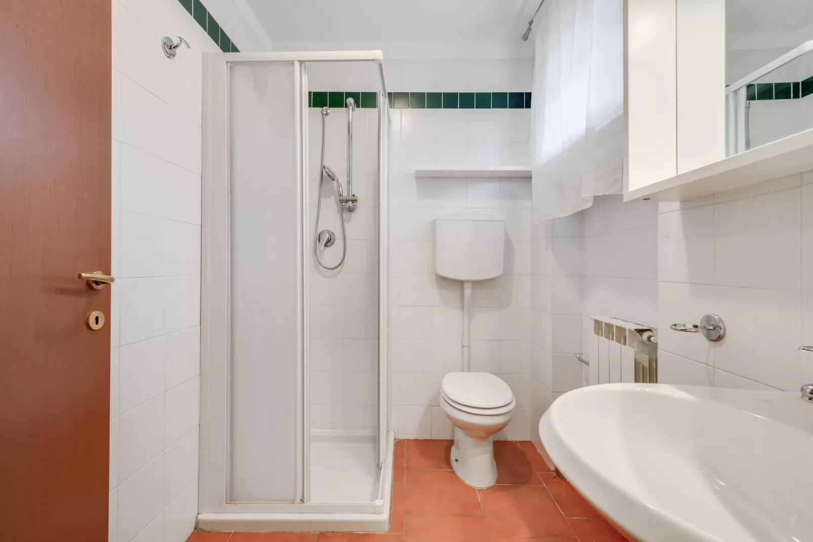 Gezellig vakantiehuis vlak bij het Gardameer met zwembad-Badkamer