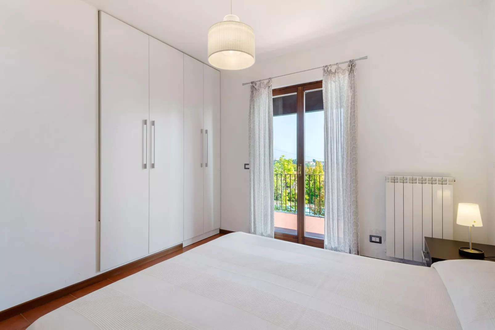 Mooi vakantiehuis vlak bij het Gardameer met zwembad-Slaapkamer