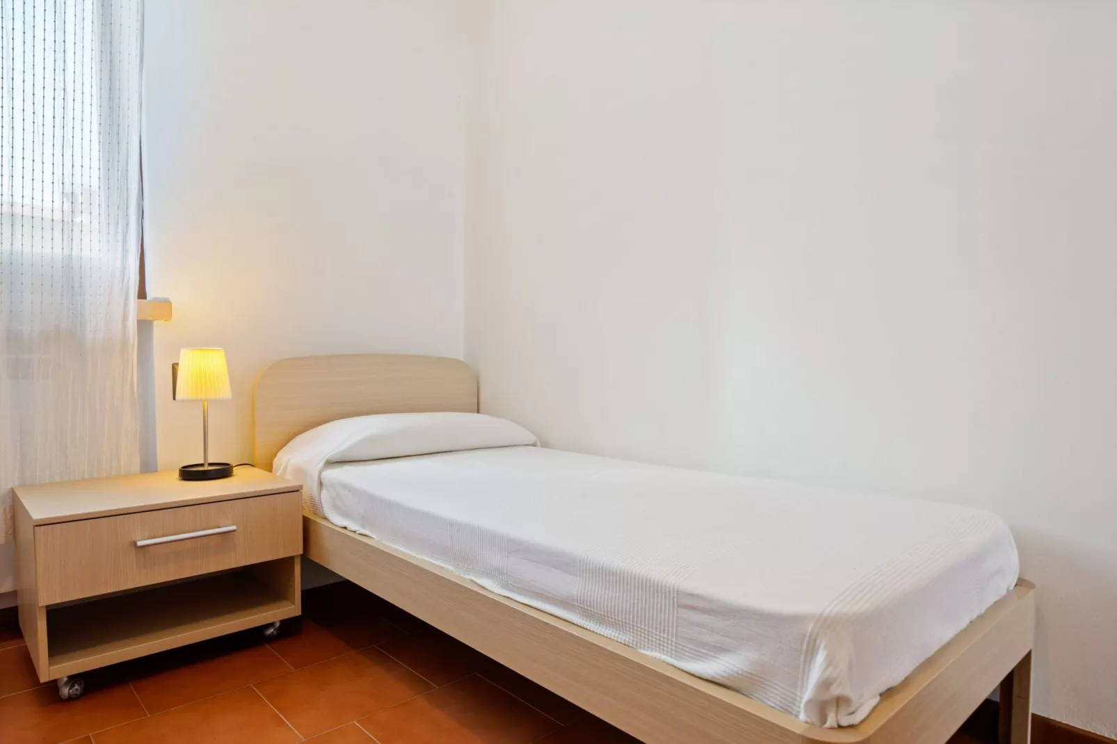 Mooi vakantiehuis vlak bij het Gardameer met zwembad-Slaapkamer