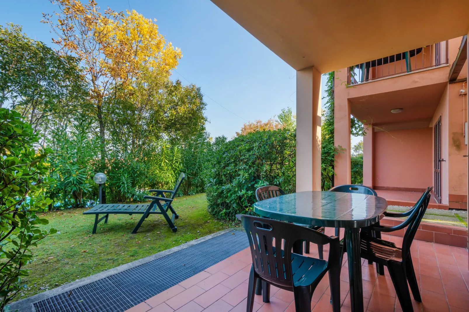 Gezellig appartement in Polpenazze del Garda met grote tuin-Terrasbalkon