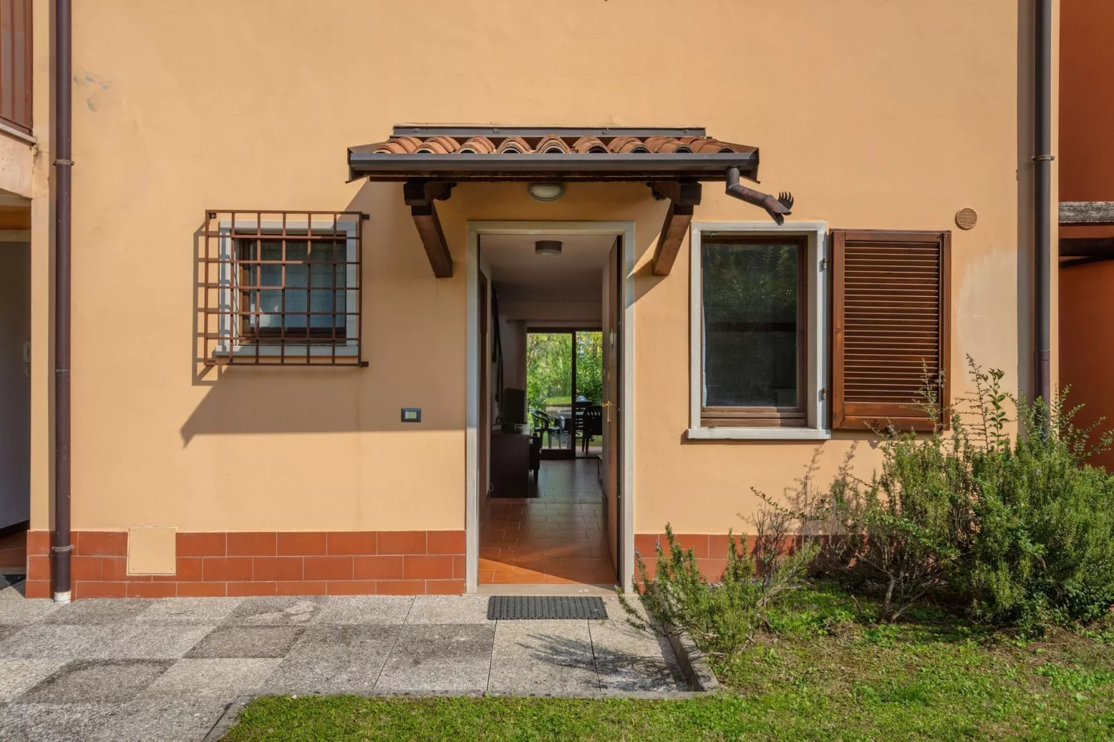 Gezellig appartement in Polpenazze del Garda met grote tuin-Hal-ontvangst