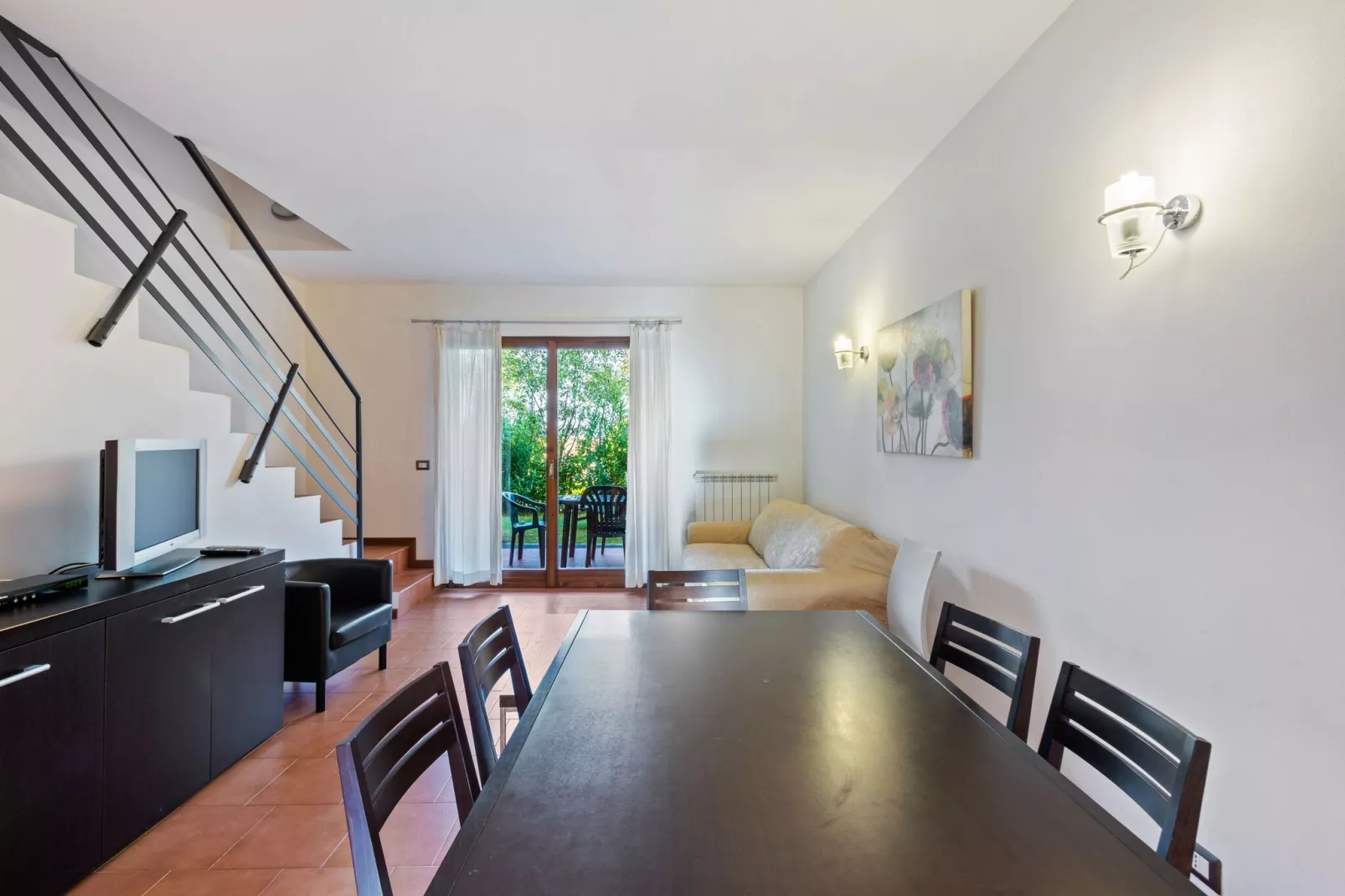 Gezellig appartement in Polpenazze del Garda met grote tuin-Woonkamer