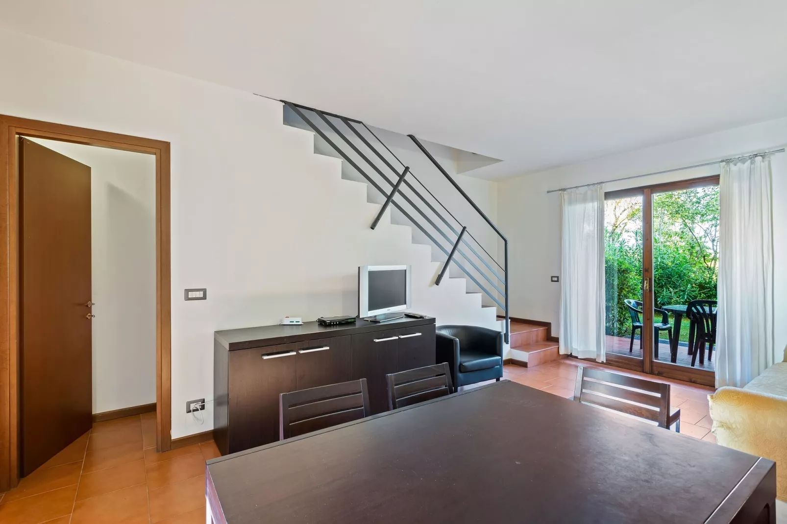 Gezellig appartement in Polpenazze del Garda met grote tuin-Woonkamer