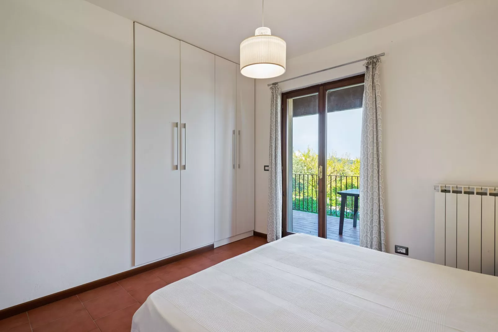 Gezellig appartement in Polpenazze del Garda met grote tuin-Slaapkamer