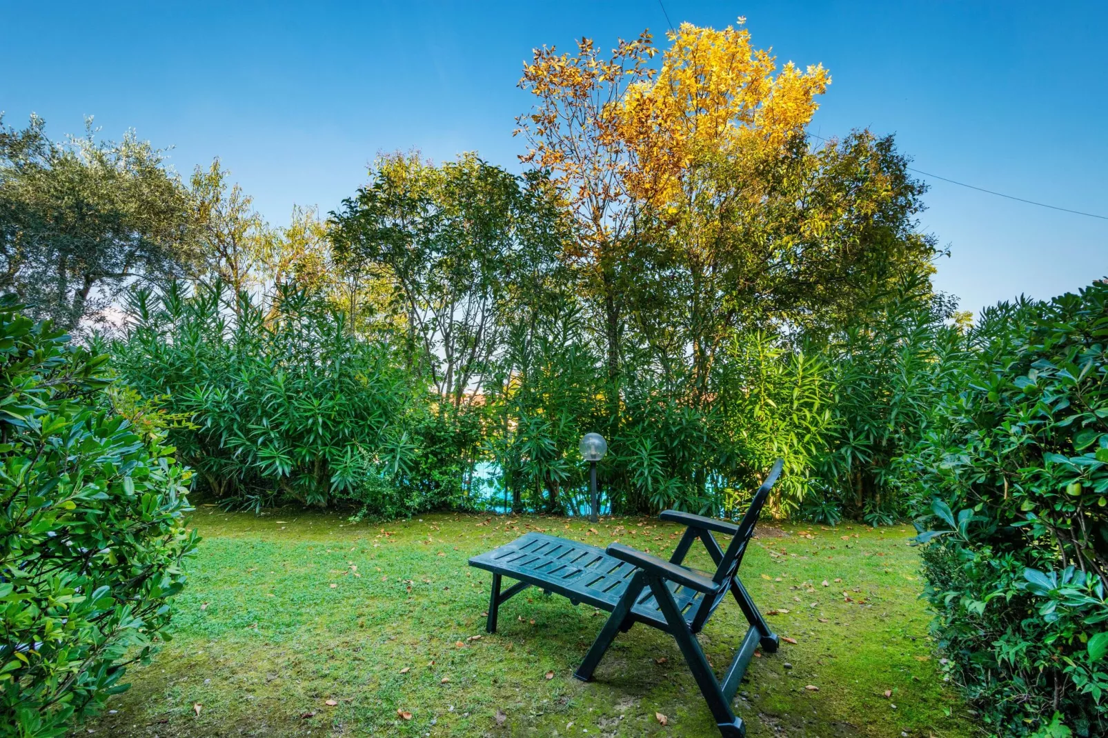 Gezellig appartement in Polpenazze del Garda met grote tuin-Tuinen zomer
