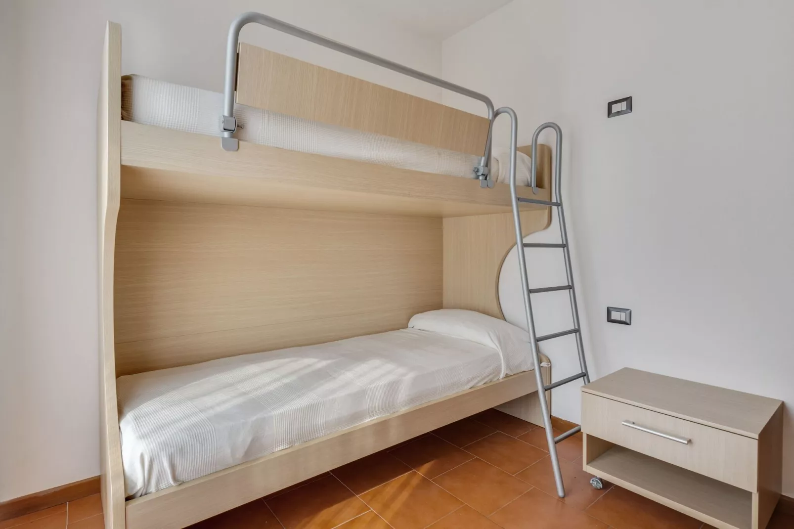 Gezellig vakantiehuis vlak bij het Gardameer met zwembad-Slaapkamer