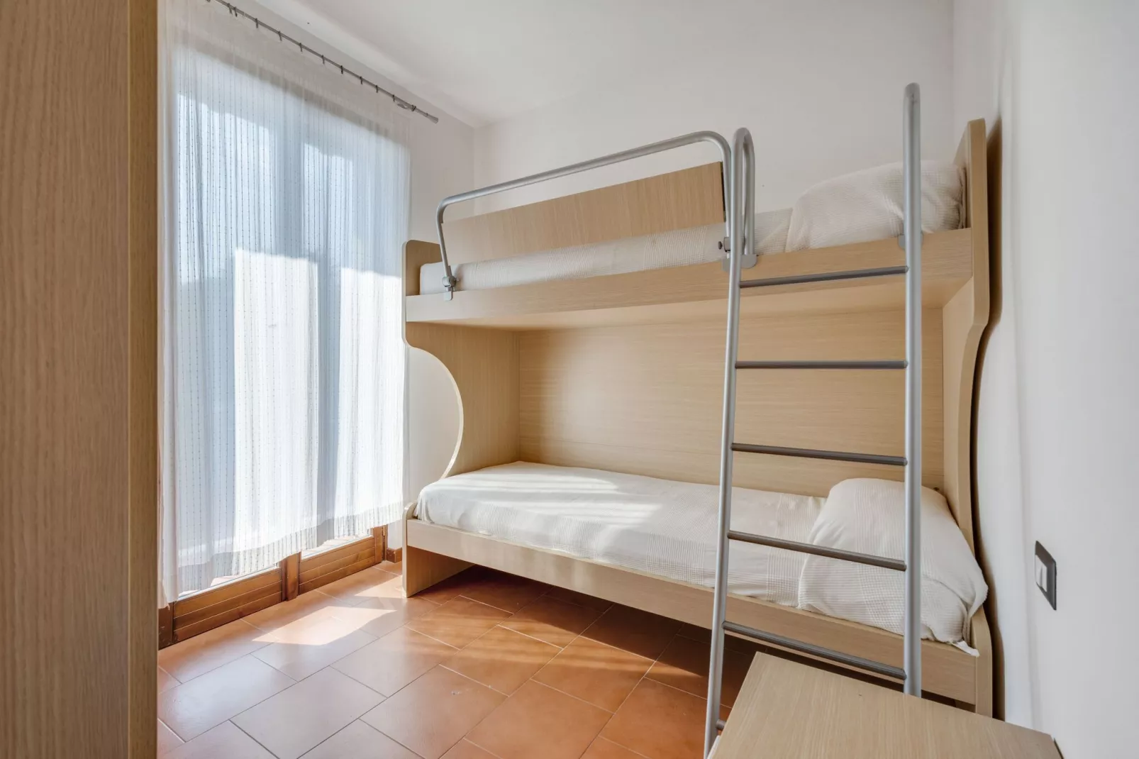 Gezellig vakantiehuis vlak bij het Gardameer met zwembad-Slaapkamer
