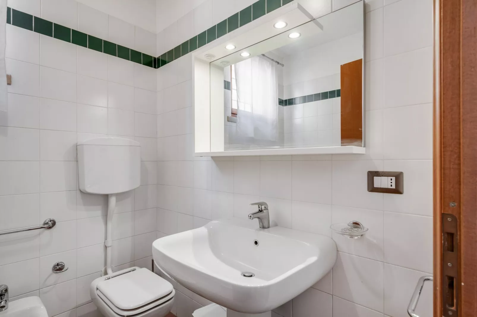 Gezellig vakantiehuis vlak bij het Gardameer met zwembad-Badkamer