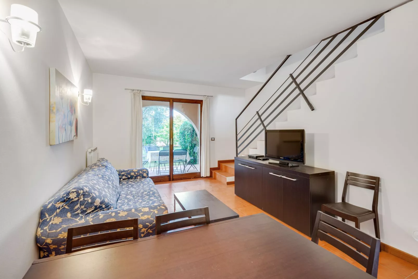 Mooi vakantiehuis vlak bij het Gardameer met zwembad-Woonkamer