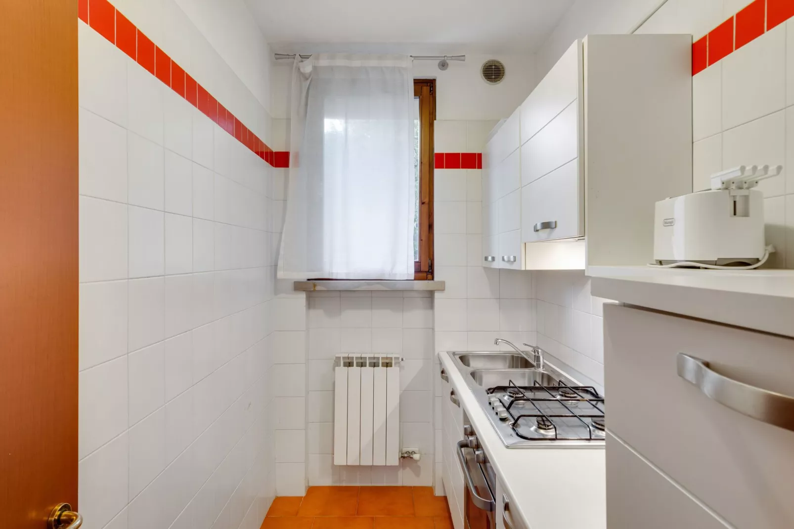 Mooi vakantiehuis vlak bij het Gardameer met zwembad-Keuken