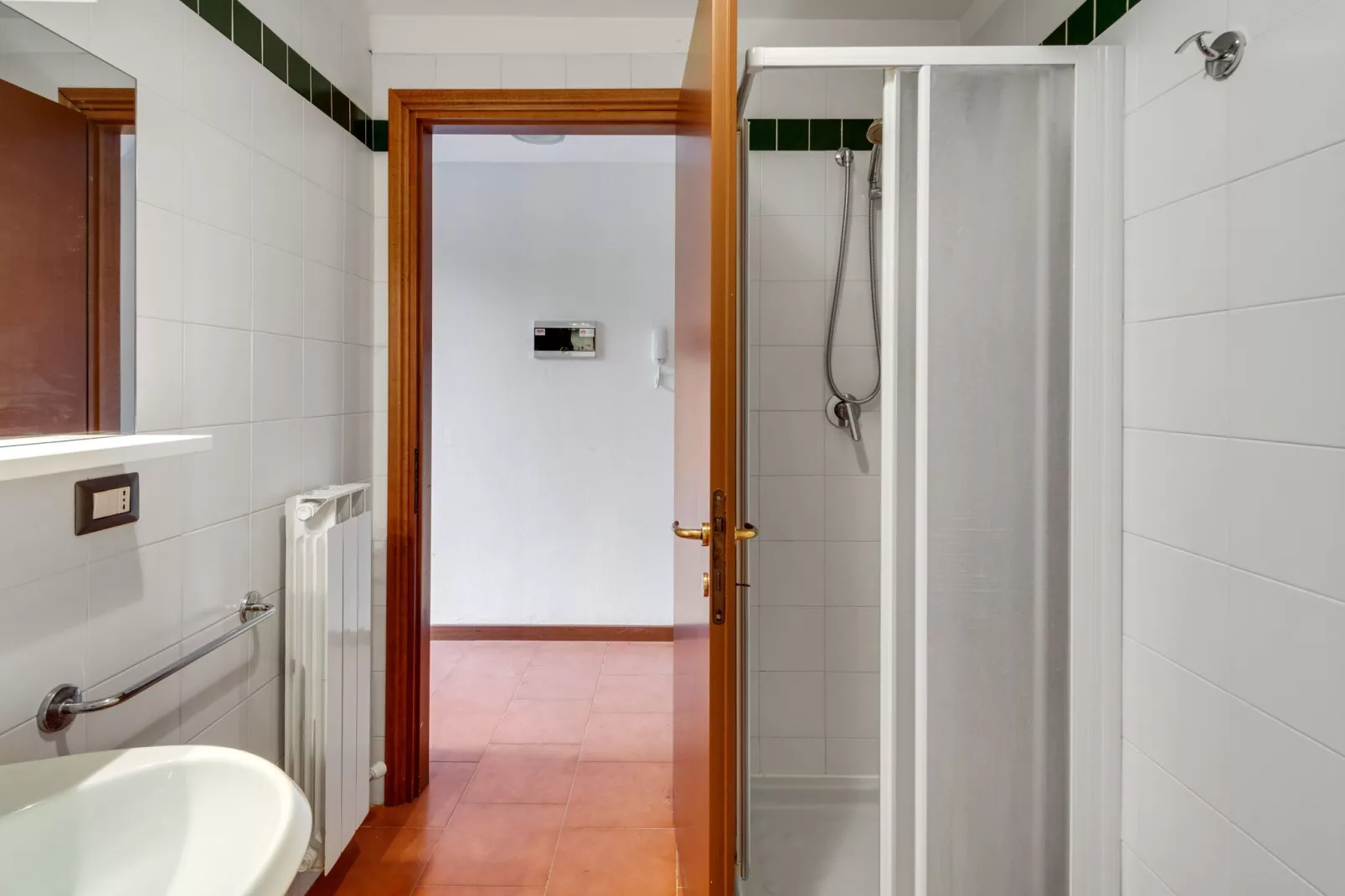 Mooi vakantiehuis vlak bij het Gardameer met zwembad-Badkamer