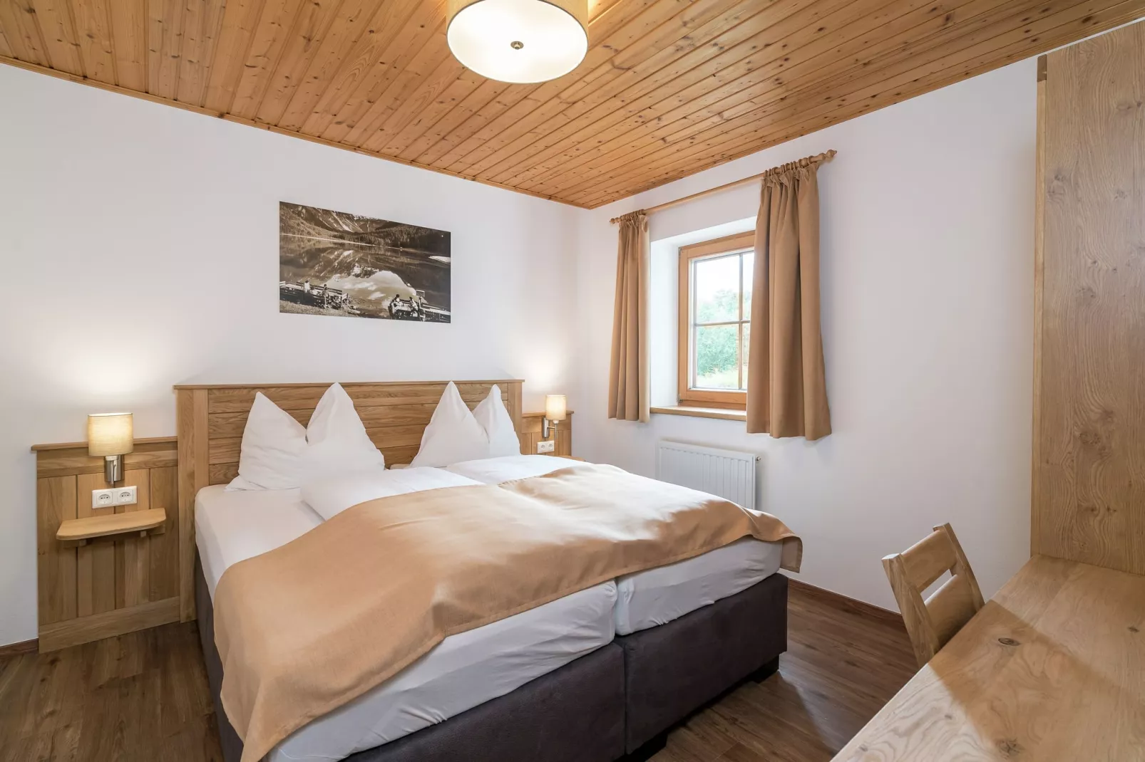 Luxe chalet in Saalbach-Hinterglemm nabij skigebied-Slaapkamer