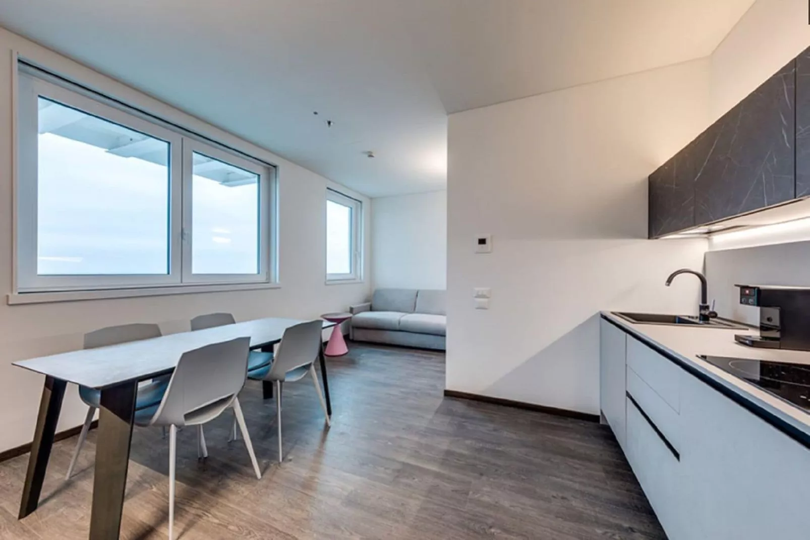 Modern appartement in Mestre vlak bij de zee-Eetkamer