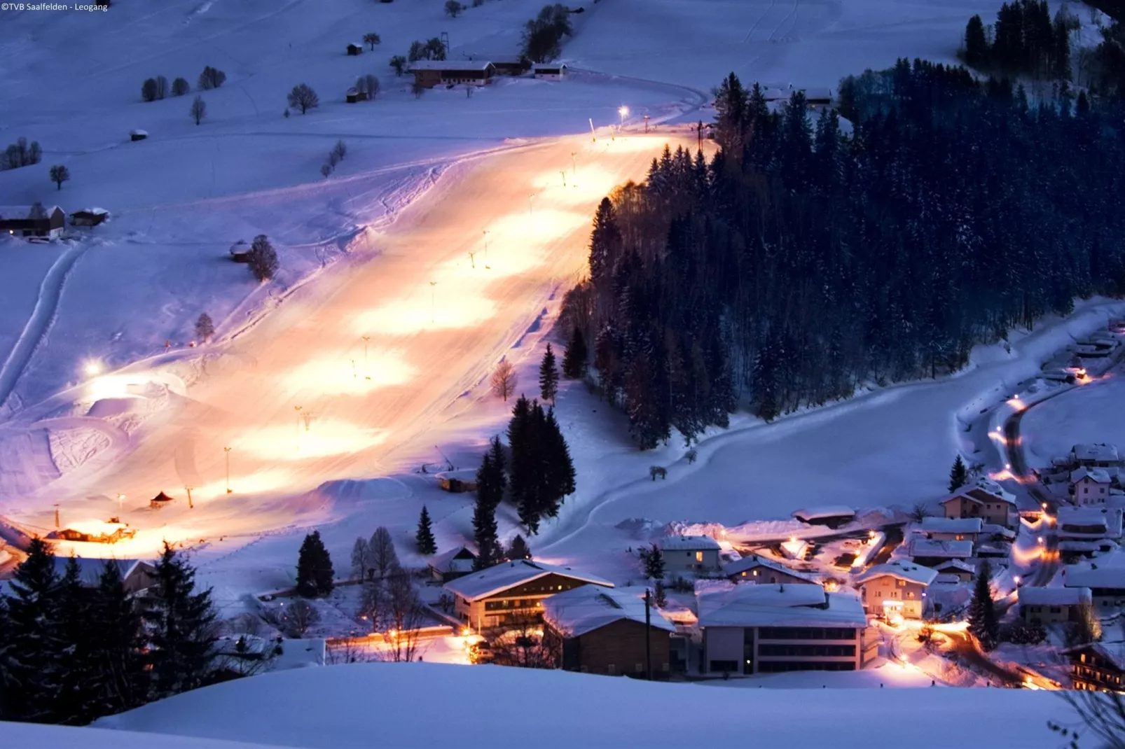 Luxe chalet in Saalbach-Hinterglemm nabij skigebied-Gebied winter 20km