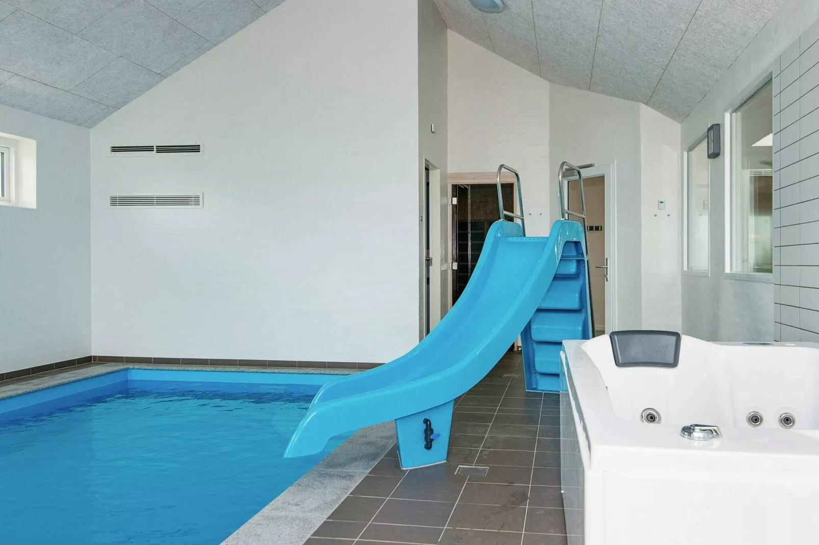 20 persoons vakantie huis in Glesborg-Zwembad