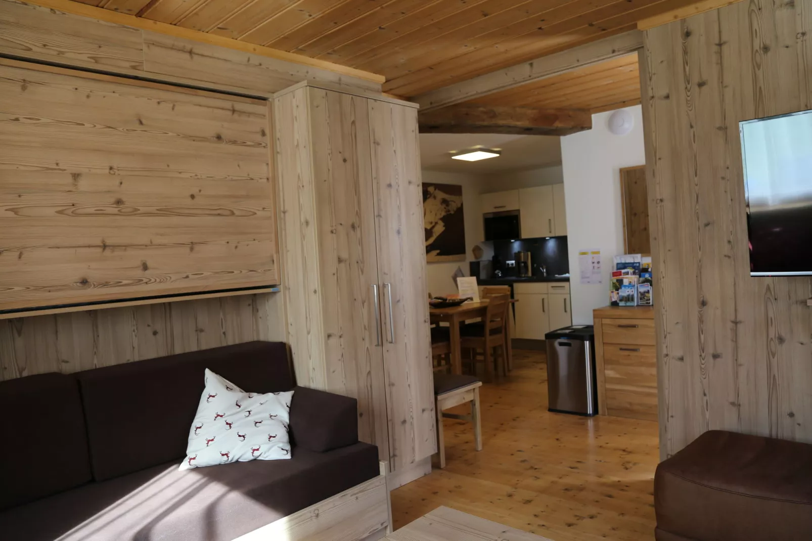 Luxe chalet in Saalbach-Hinterglemm nabij skigebied-Woonkamer