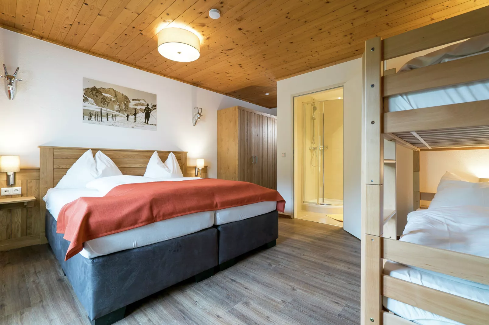 Vrijstaand vakantiehuis in Salzburgerland vlak bij skilift-Slaapkamer