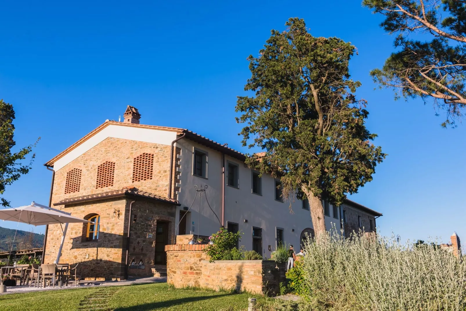 Schilderachtig vakantiehuis in Florence met zwembad-Buitenkant zomer
