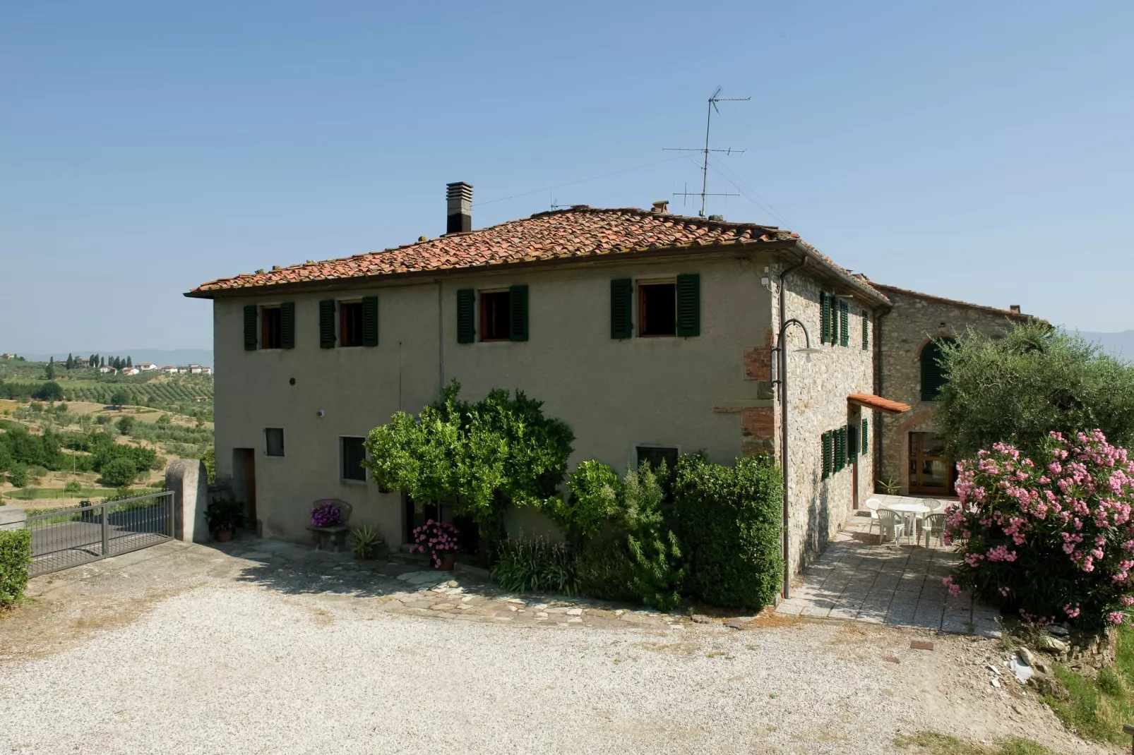 La Casa dei Due Olivi-Buitenkant zomer