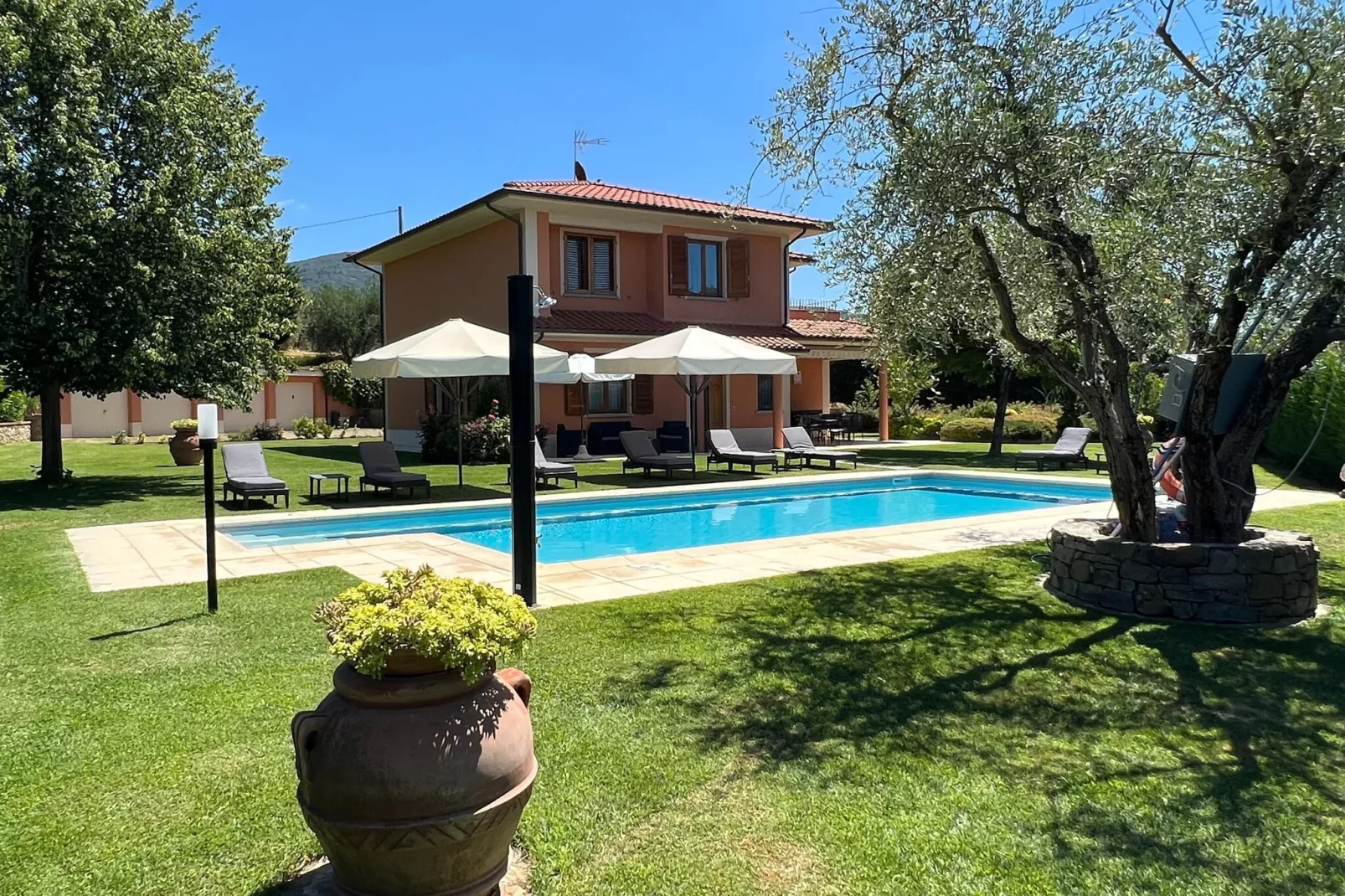 Villa a Loro Ciuffenna-Zwembad