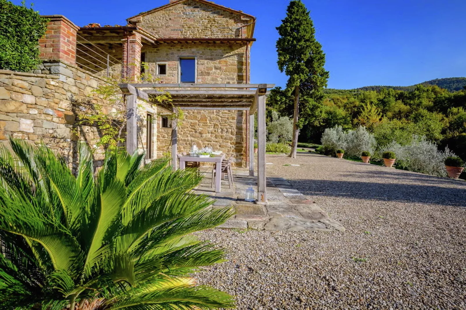Villa  Gaggioleto-Buitenkant zomer